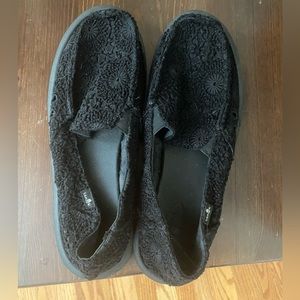 Sanuk Donna Crochet Size 8 Sanuks
